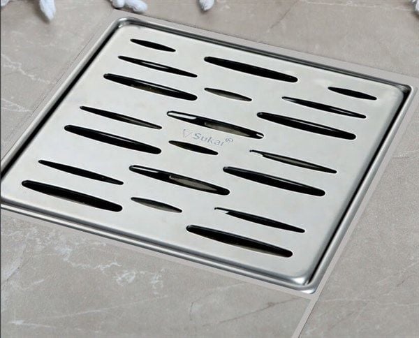 Sukar Line 9 15x15 cm Krom Paslanmaz Çelik Çerçeveli Rain Izgaralı Yer Süzgeci